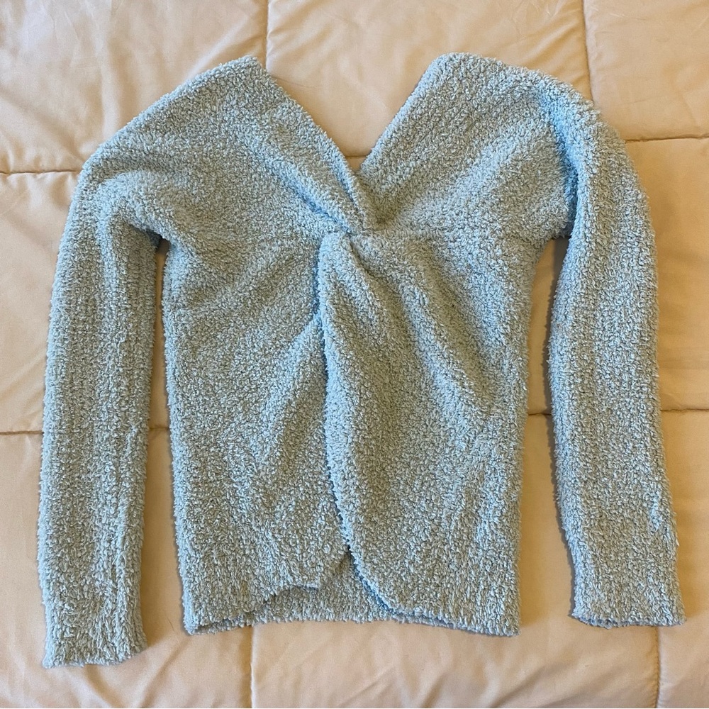 ᕼᎥᑭᑭᎥᗴ 🌹 Sweater - Picture 3 of 3